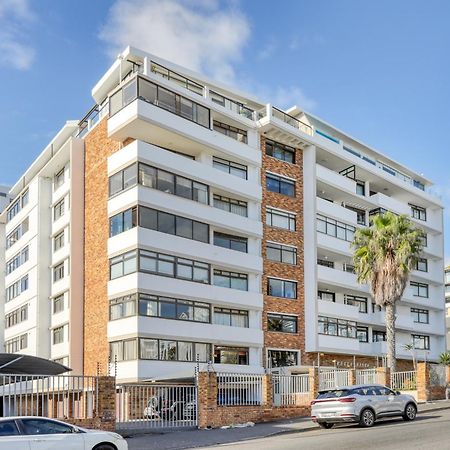 Backup-Powered Bantry Bay View 2 Bed Apartment ケープタウン エクステリア 写真