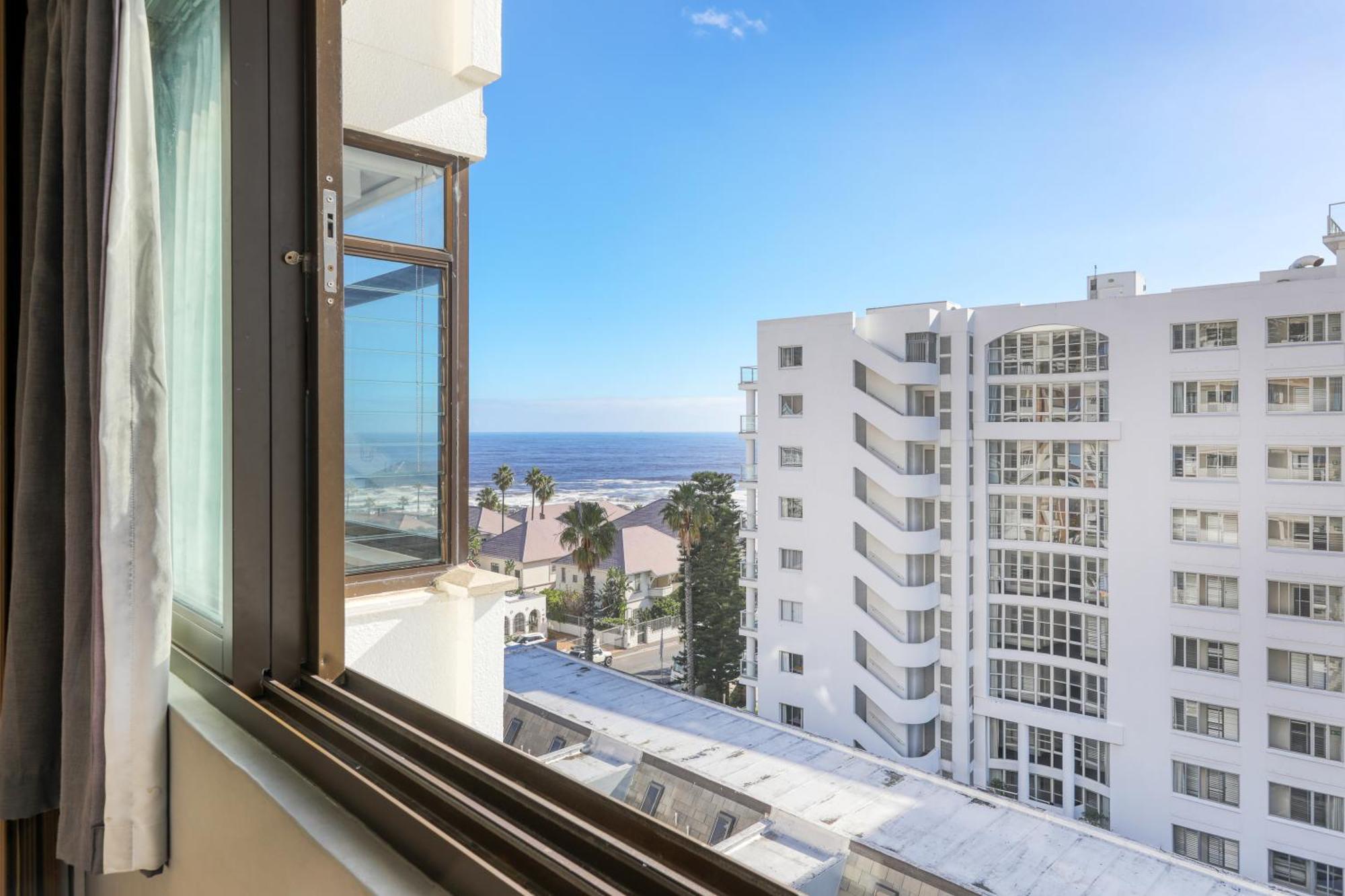Backup-Powered Bantry Bay View 2 Bed Apartment ケープタウン エクステリア 写真
