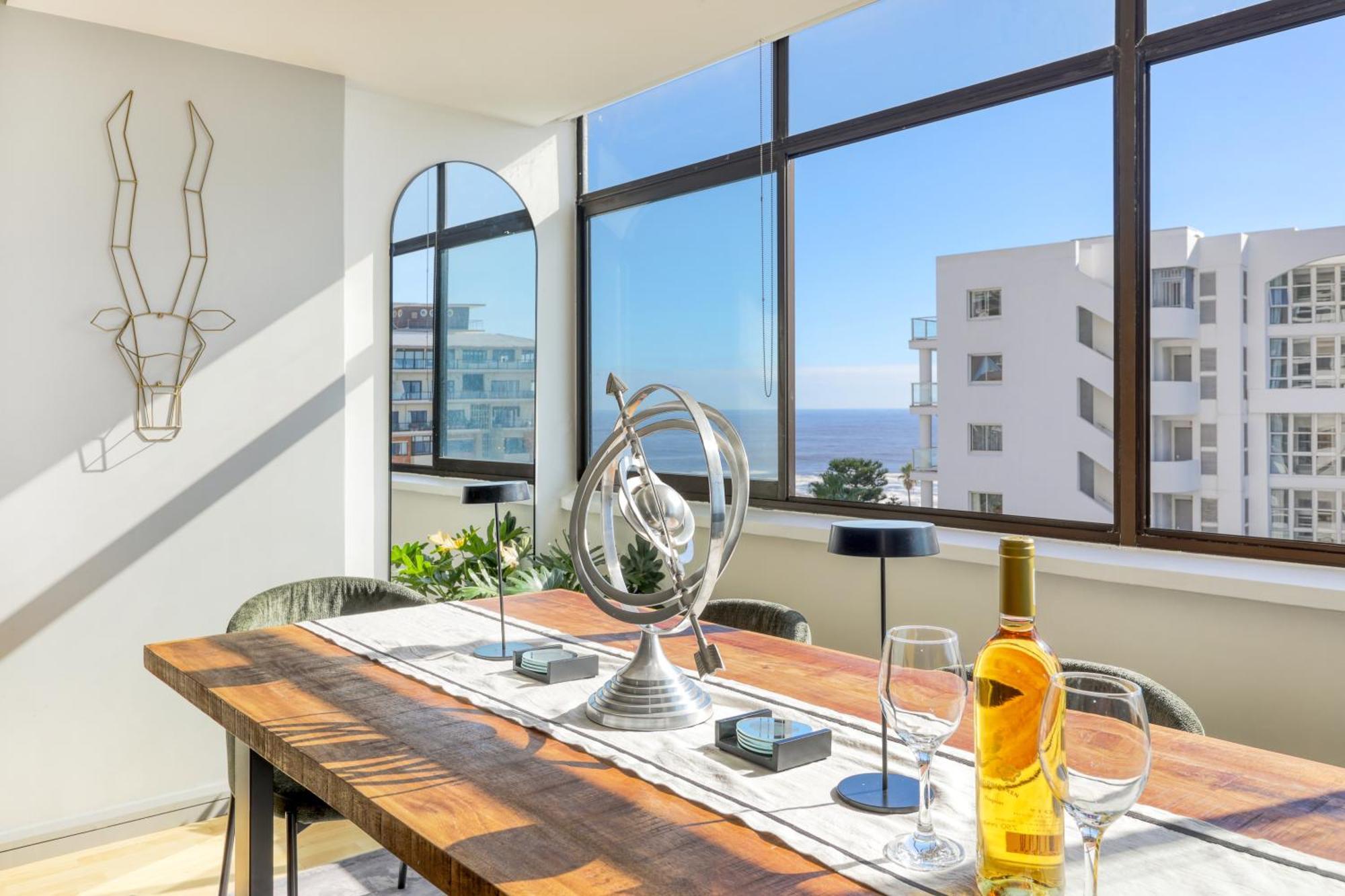 Backup-Powered Bantry Bay View 2 Bed Apartment ケープタウン エクステリア 写真