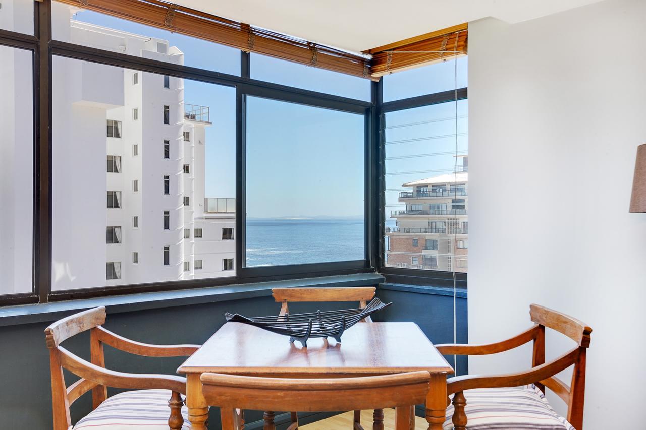 Backup-Powered Bantry Bay View 2 Bed Apartment ケープタウン エクステリア 写真