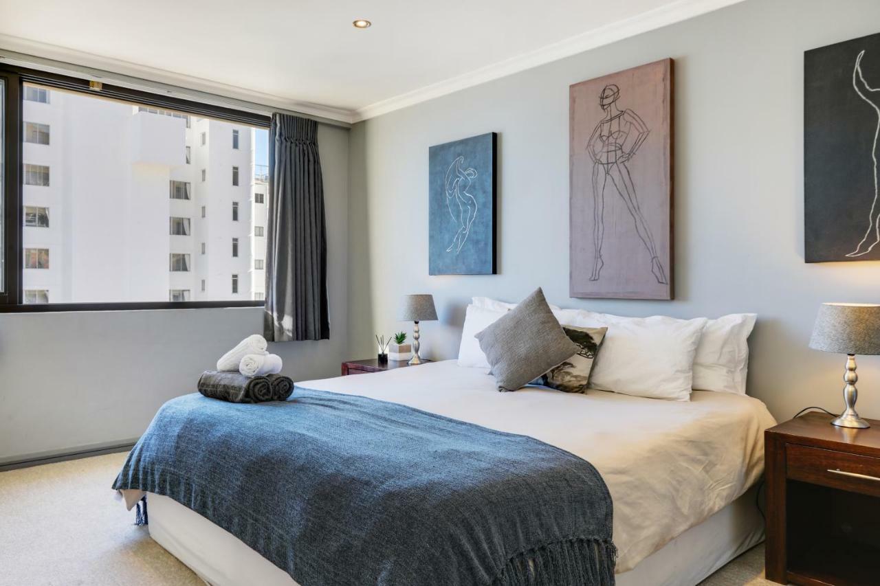 Backup-Powered Bantry Bay View 2 Bed Apartment ケープタウン エクステリア 写真