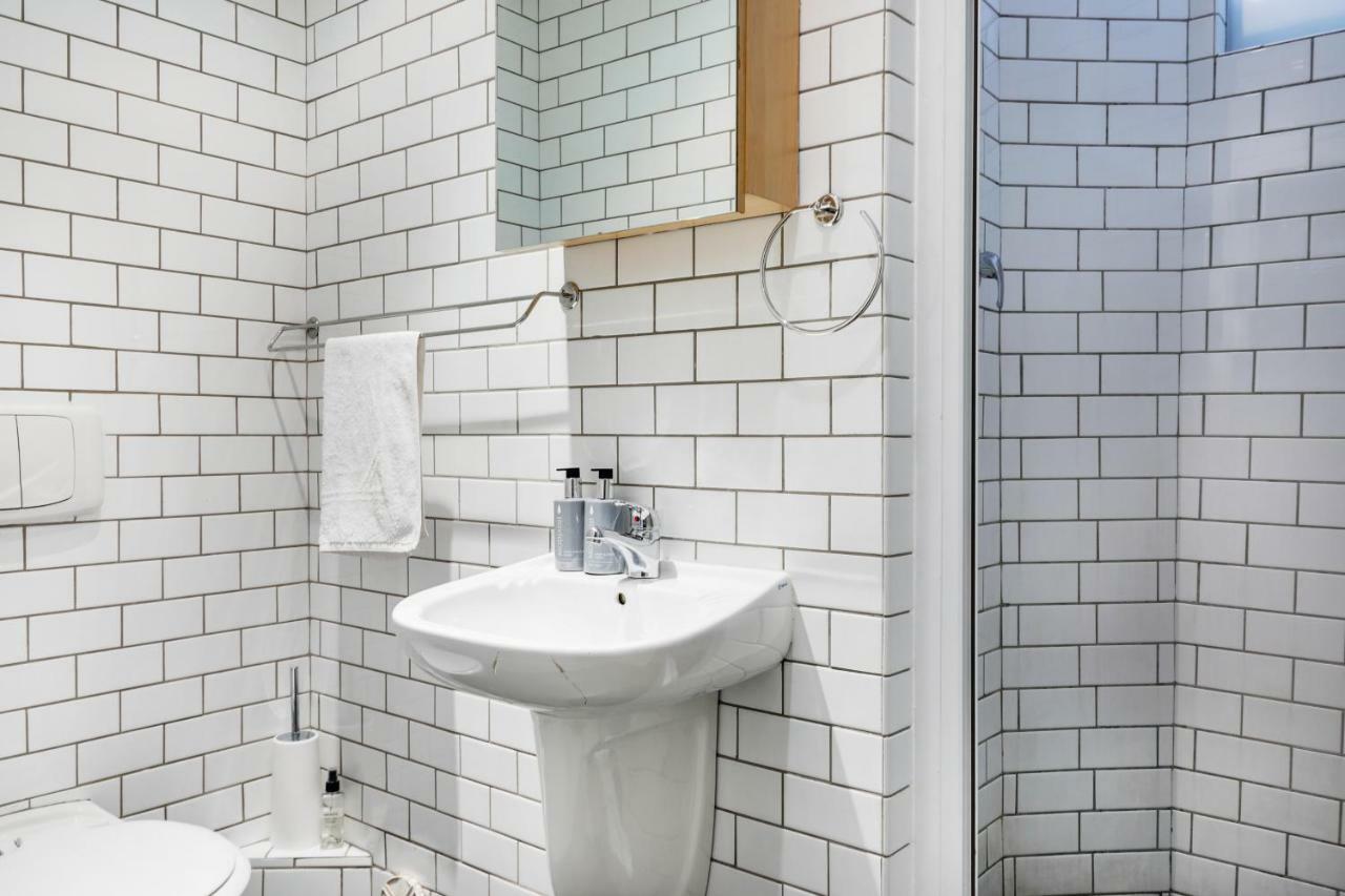Backup-Powered Bantry Bay View 2 Bed Apartment ケープタウン エクステリア 写真